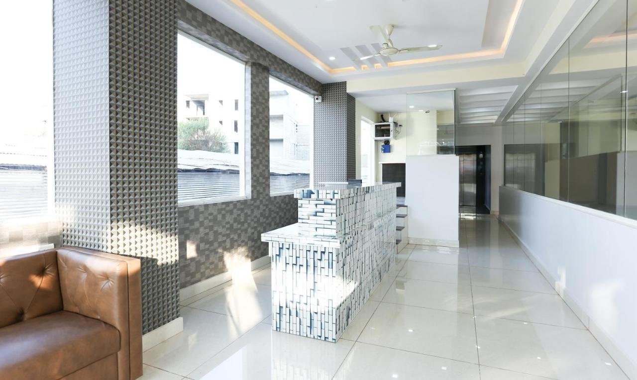 Fabhotel Rotano Suites - Yelahanka Bangalore Exterior foto